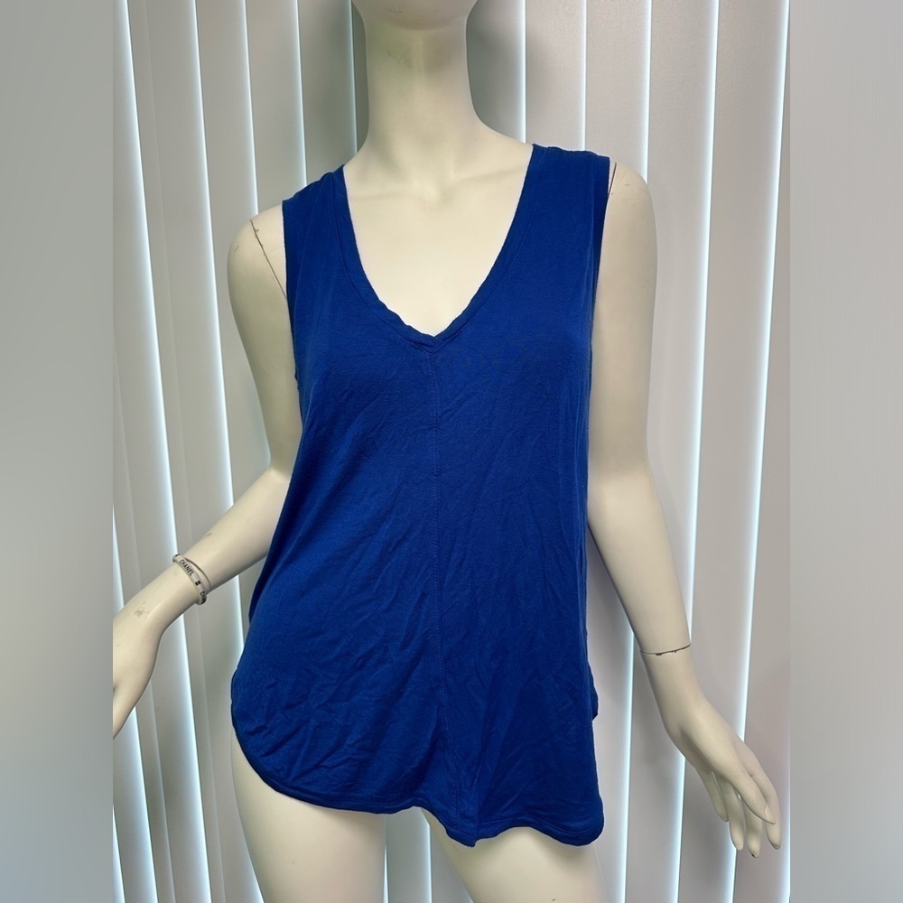 SET OF 2 WHITE & BLUE V-NECK TANK TOP SIZE MEDIUM